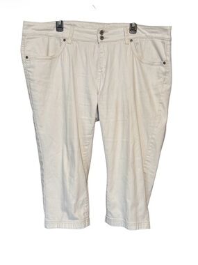 Levi’s Plus Size 22 White Denim Capris Cropped Jeans Stretch Mid Rise